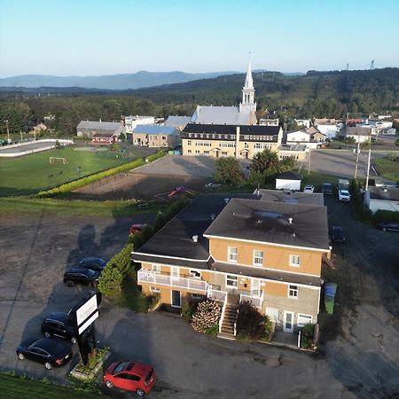 Auberge St-Tite-Des-Caps Saint-Tite-des-Caps Zewnętrze zdjęcie