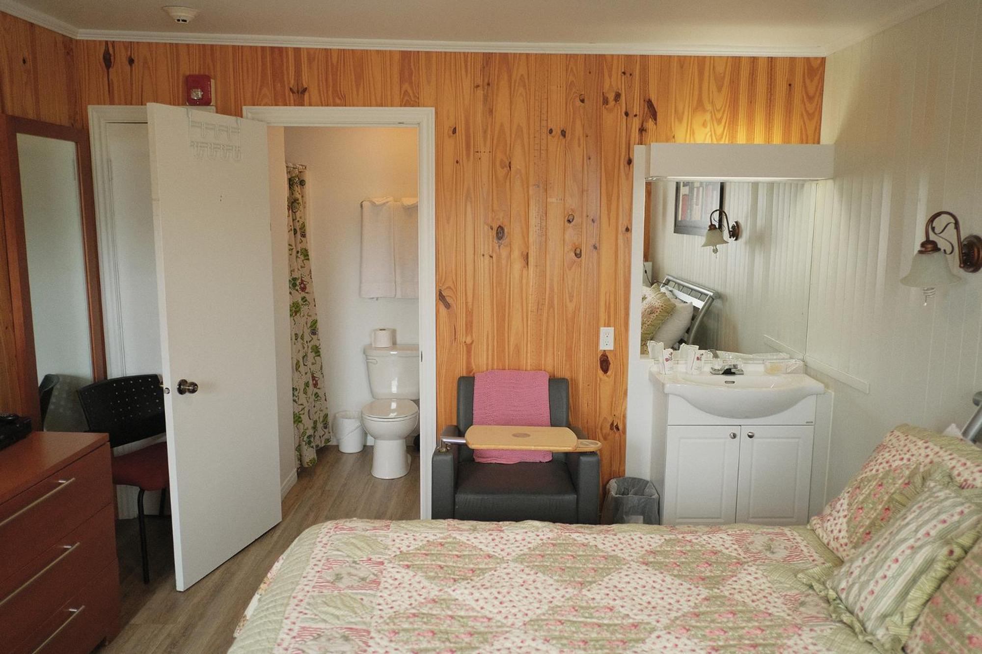 Auberge St-Tite-Des-Caps Saint-Tite-des-Caps Zewnętrze zdjęcie