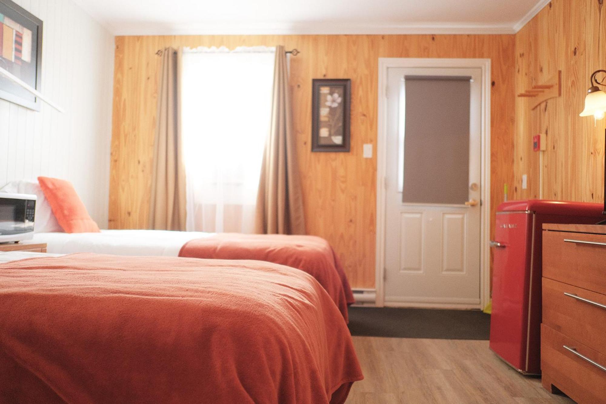 Auberge St-Tite-Des-Caps Saint-Tite-des-Caps Zewnętrze zdjęcie